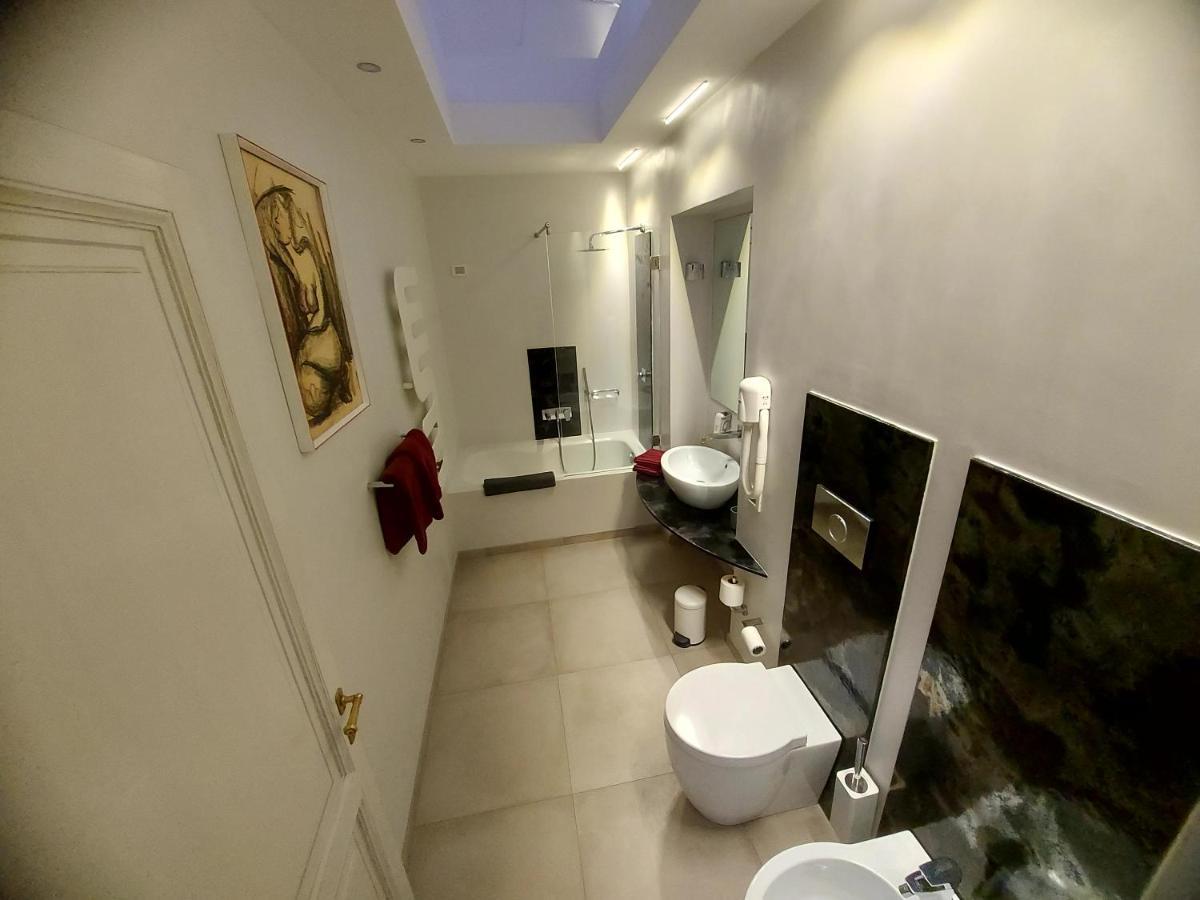 New! Bellissimo Palazzofranchi Pantheon Apartment Рим Екстериор снимка