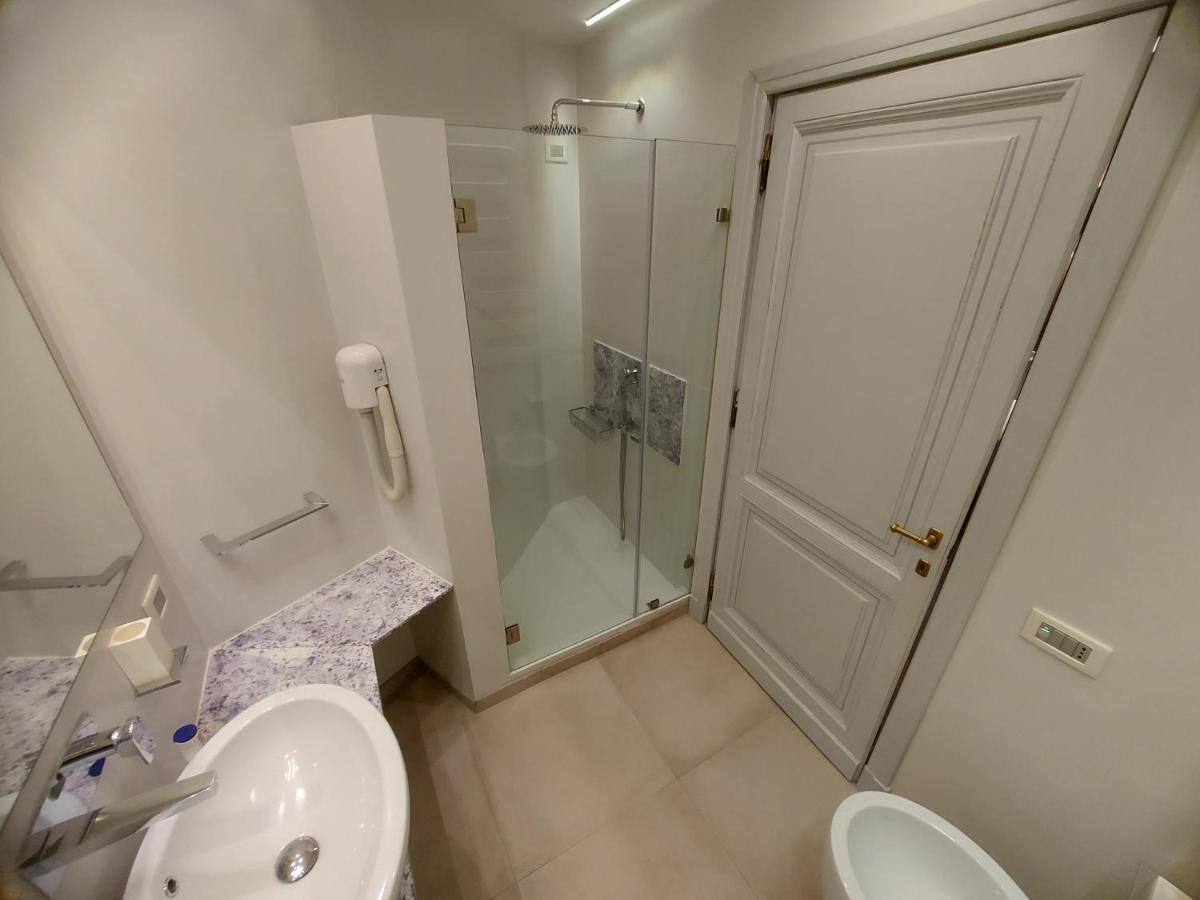 New! Bellissimo Palazzofranchi Pantheon Apartment Рим Екстериор снимка